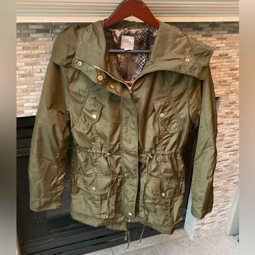 Olive green raincoat jacket with hood - Dress Barn - Small